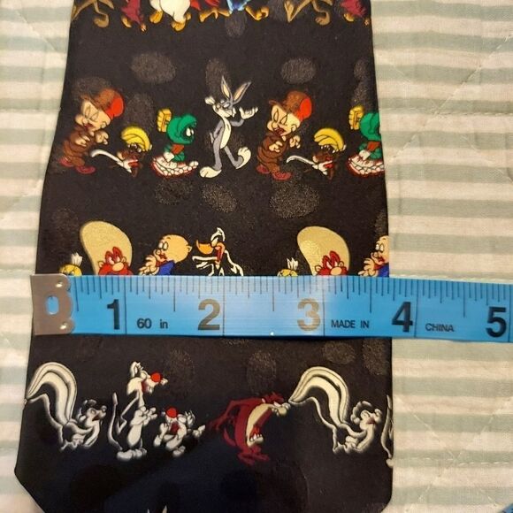 Looney Tunes Mania Tie - Picture 6 of 7